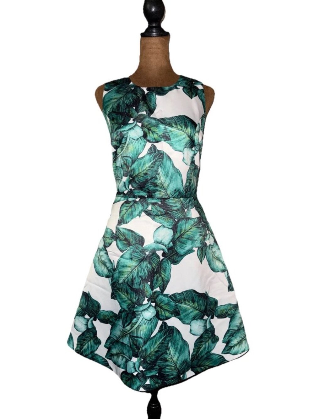 Green & White Gracia Dress - Summer Floral / Leaves (Sz Large)